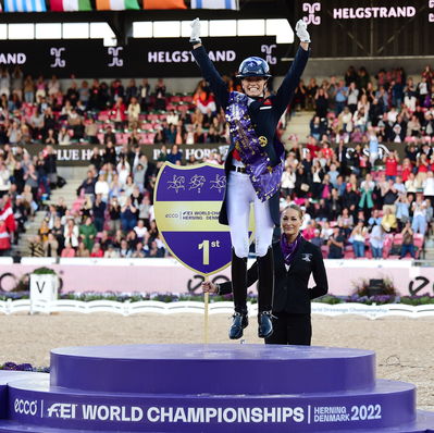 dressage
granprix special
Keywords: lap of honour;charlotte fry;pt