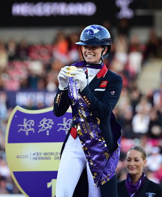 dressage
granprix special
Keywords: lap of honour;charlotte fry;pt