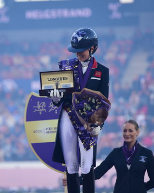 dressage
granprix special
Keywords: lap of honour;charlotte fry;pt