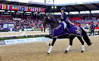 dressage
granprix special
Keywords: cathrine laudrup-dufour;charlotte fry;pt;lap of honour