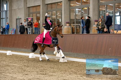 Blue Hors
4 års finale dressur
Keywords: anne-mette strandby hansen;valerie b;lap of honour