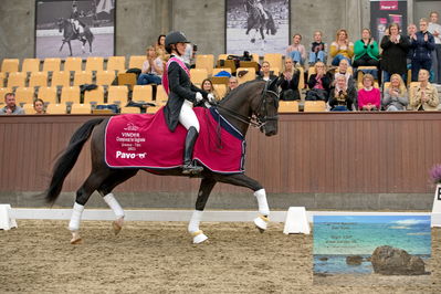 Blue Hors
7 års finale
Keywords: anna kasparcack;everian l;lap of honour