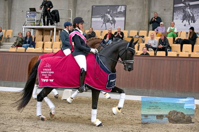 Blue Hors
5 års finale dressur
Keywords: lyngbjergs st paris;victoria e vallentin;lap of honour