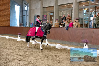 Blue Hors
5 års finale dressur
Keywords: lyngbjergs st paris;victoria e vallentin;lap of honour