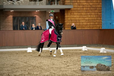 Blue Hors
6 års finale
Keywords: anna kasparcack;dansiero;lap of honour