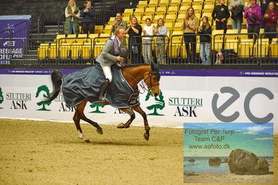 Stutteri Ask Grand Prix CSI2 (
Keywords: andreas schou;lady corlina;lap of honour