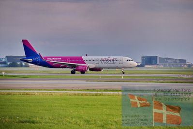 Aviation pictures around the world
from cph
Keywords: ha-lxw;Airbus A321-200;wizzair