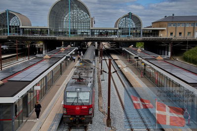 høje taastrup station
Keywords: hoeje taastrup;høje  taaastrup;rail;3204