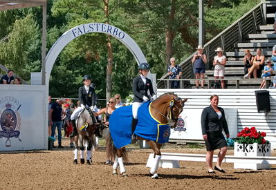 Pony kür finale
Keywords: b caprinelle;josephine gert nielsen;pt;lap of honour